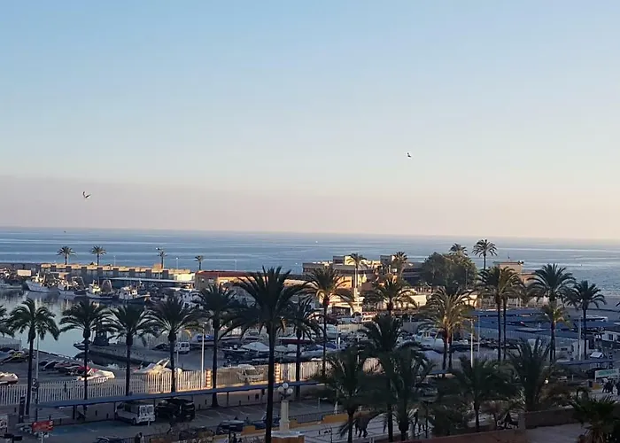 Seafront Luxury In Palmeras Lejlighed Fuengirola