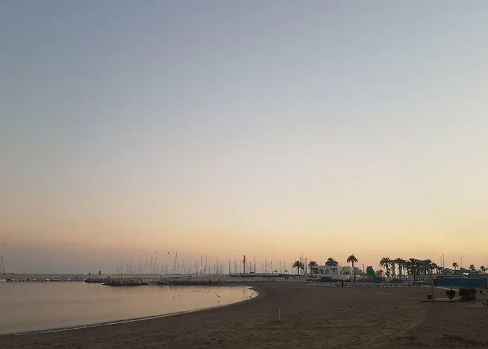 Seafront Luxury In Palmeras Апартаменты Фуэнхирола